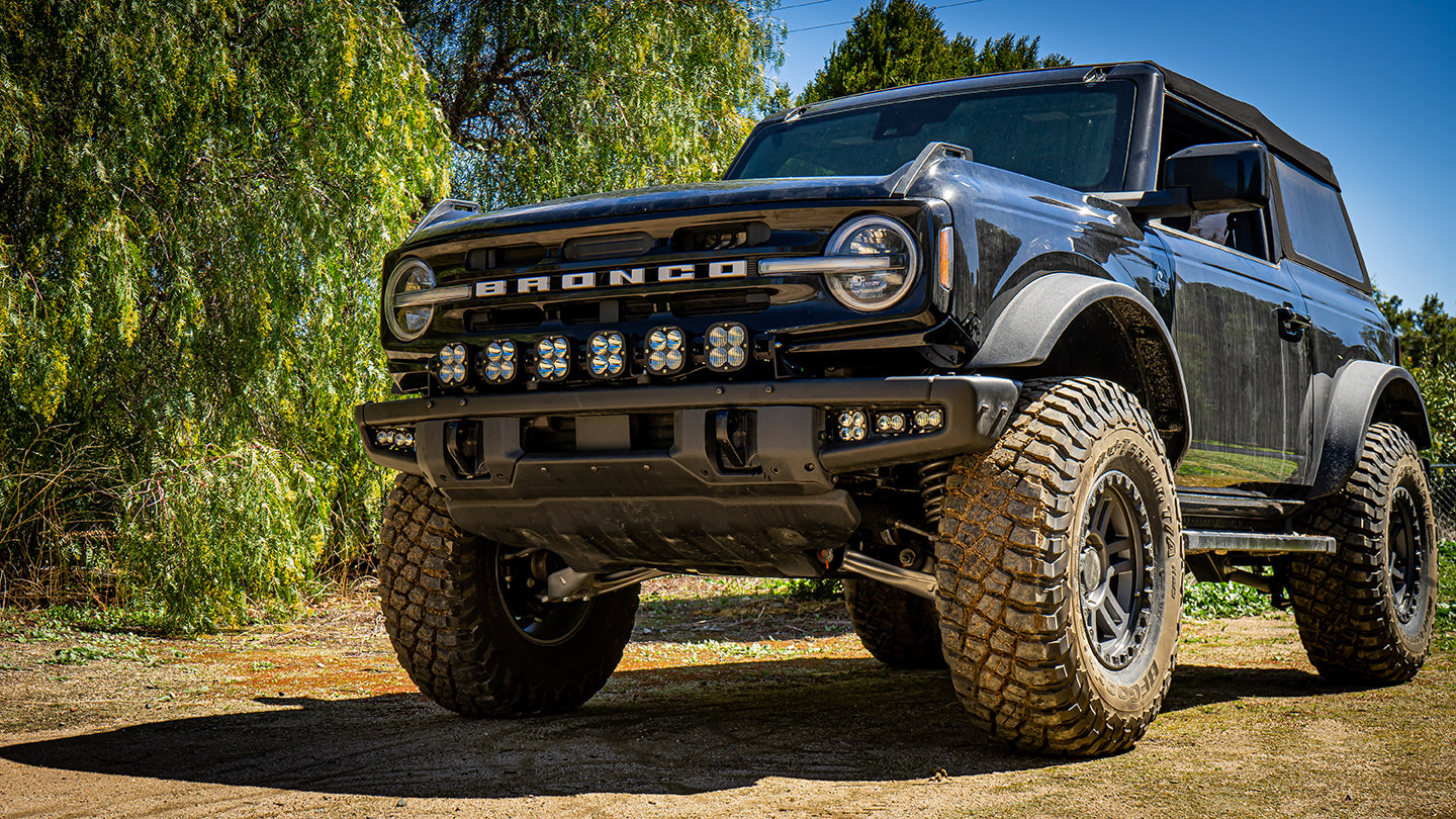 6 XL Linkable LIght Bar Kit Plastic Bumper Mount w/Upfitter 21-Up Ford Bronco Baja Designs